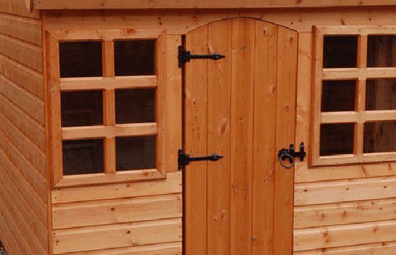 The Benefits of Hiring a Qualified Door Fitter over DIY